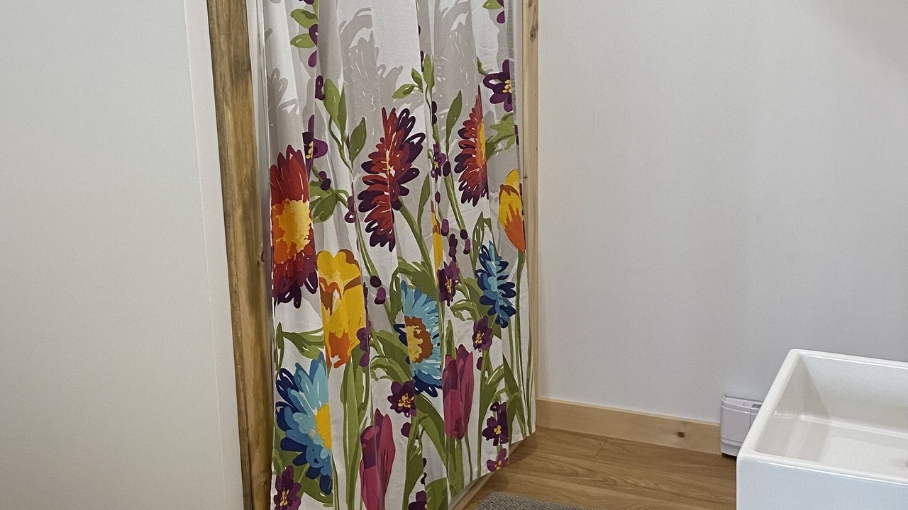 Photo of Bathroom in Alleyn-et-Cawood