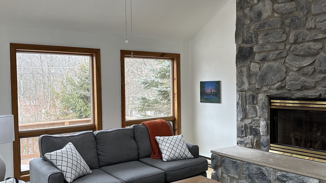 Photo of Livingroom in Albrightsville