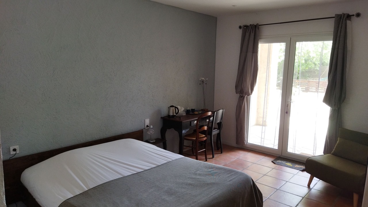 Photo of Bedroom in Le Somail