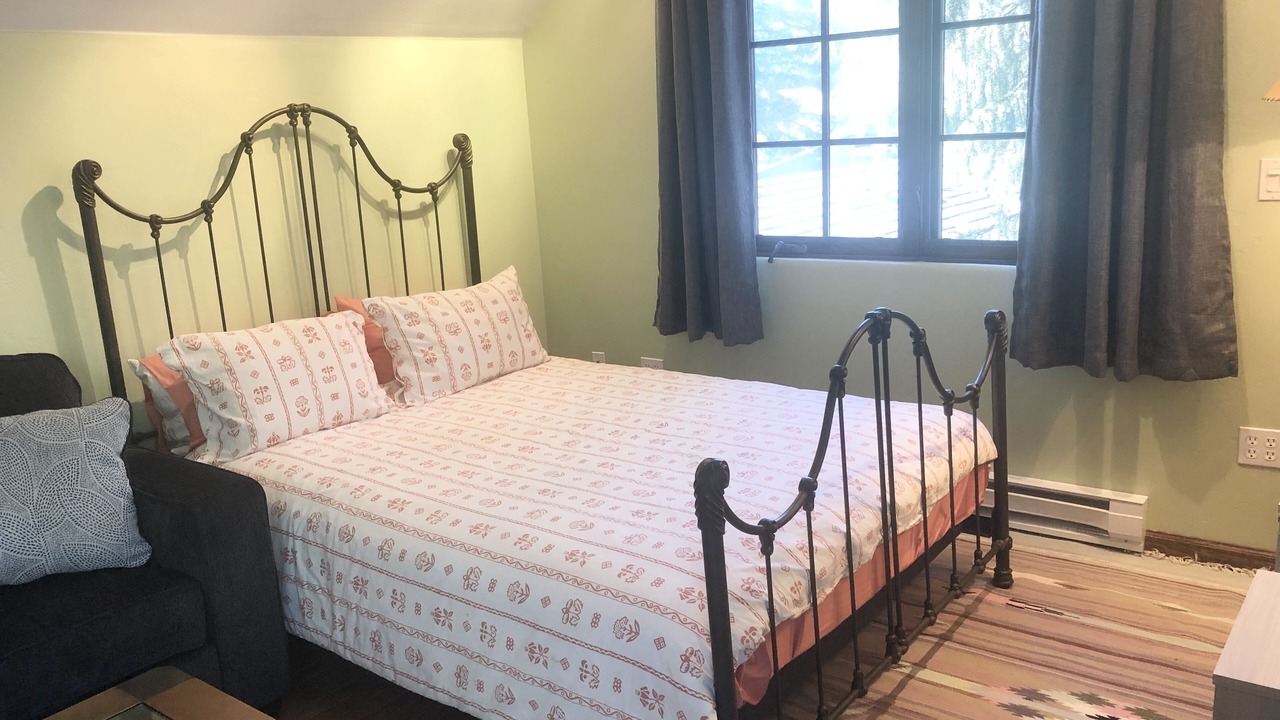Photo of Bedroom in Minturn