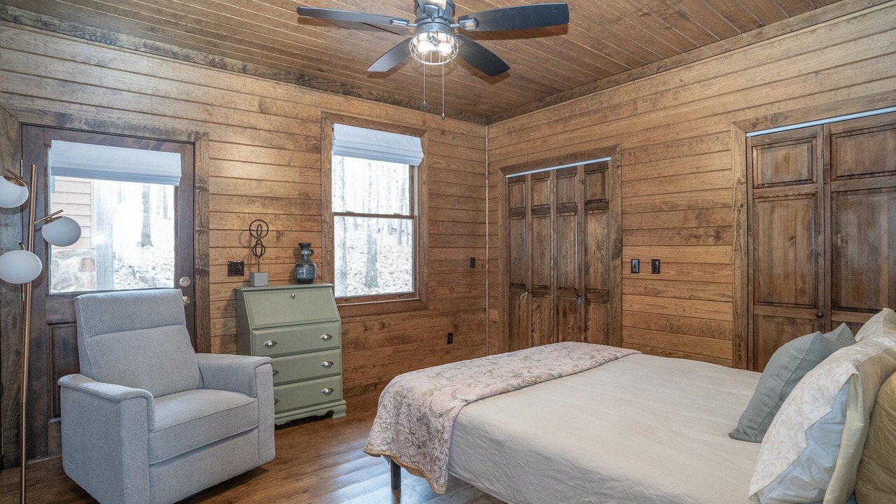 Photo of Bedroom in Eatonton