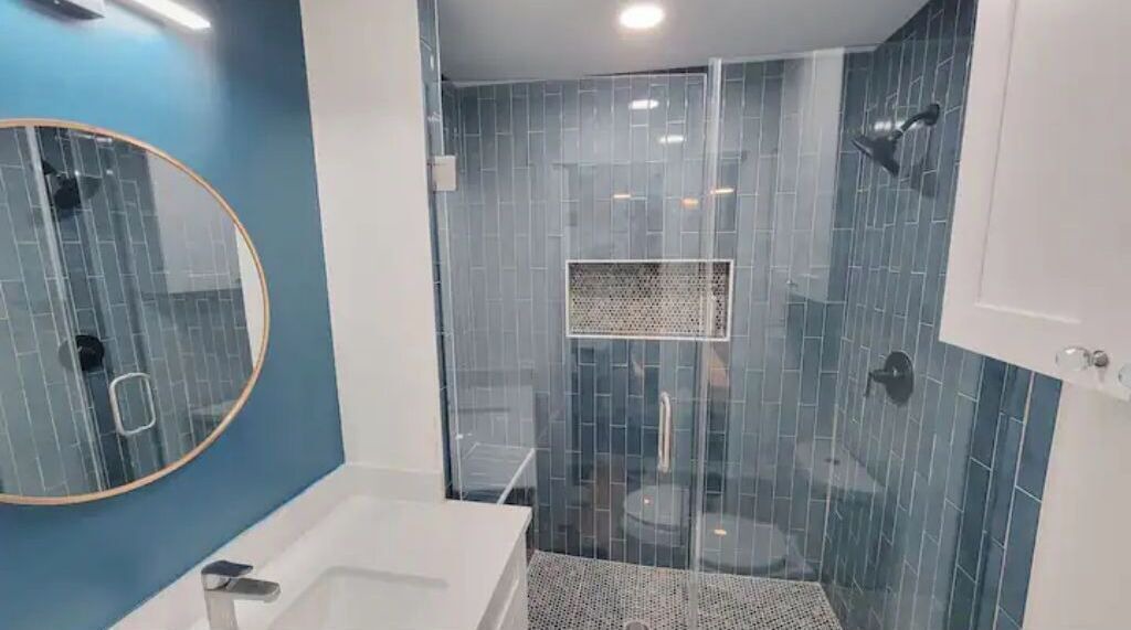 Photo of Bathroom in Pirates Beach West