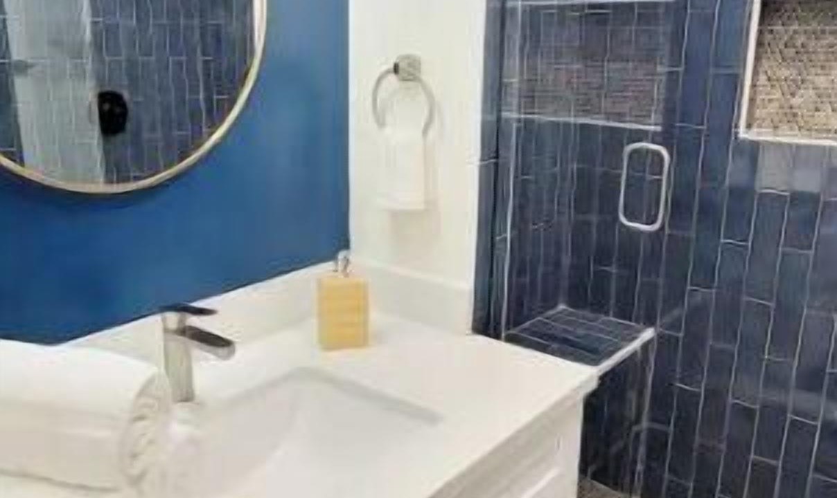 Photo of Bathroom in Pirates Beach West