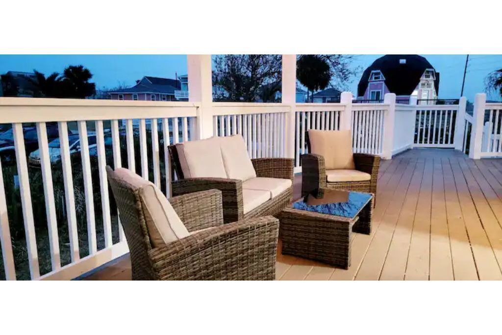 Photo of Patio Balcony in Pirates Beach West