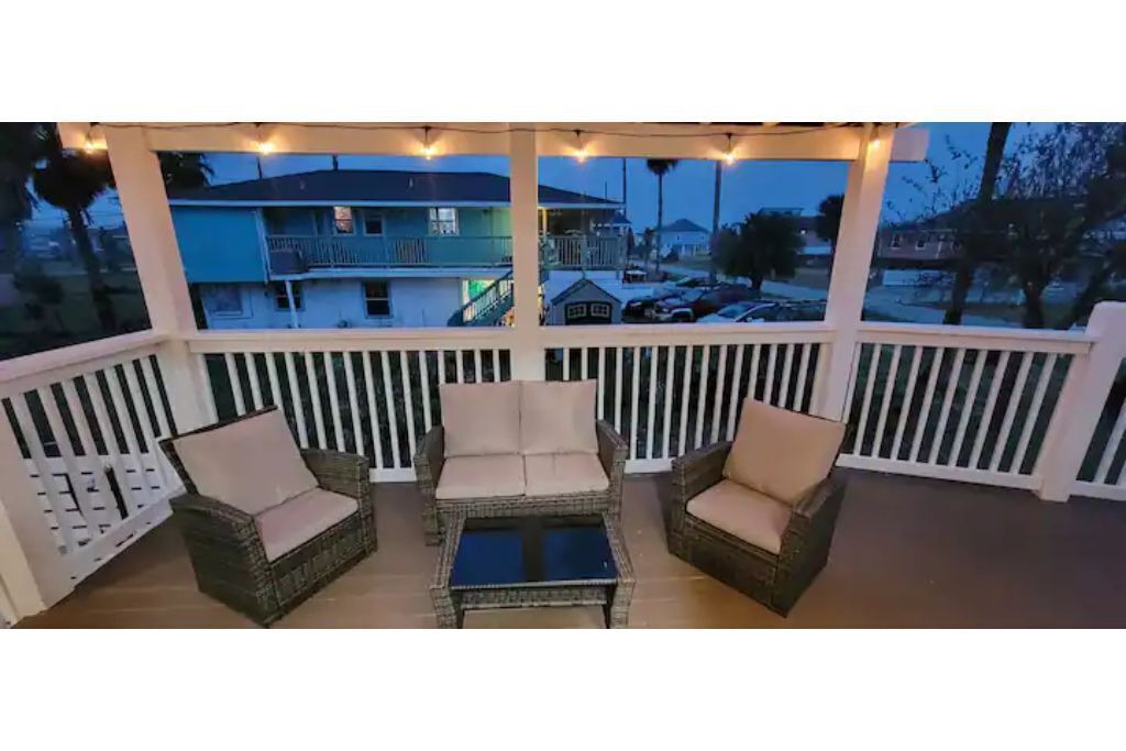 Photo of Patio Balcony in Pirates Beach West