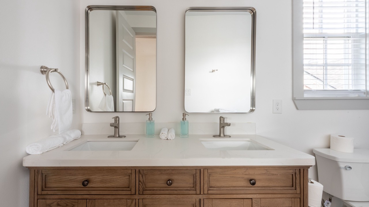 Photo of Bathroom in Irish Channel