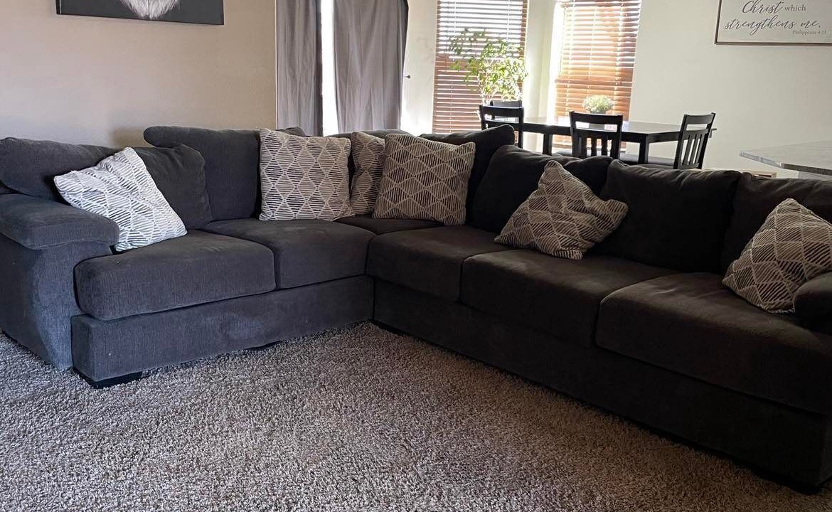 Photo of Livingroom in Skies West
