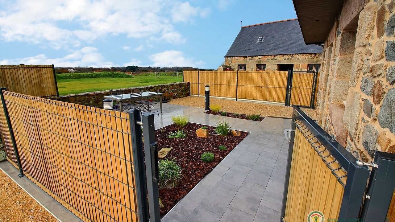 Photo of Patio Balcony in Plougrescant