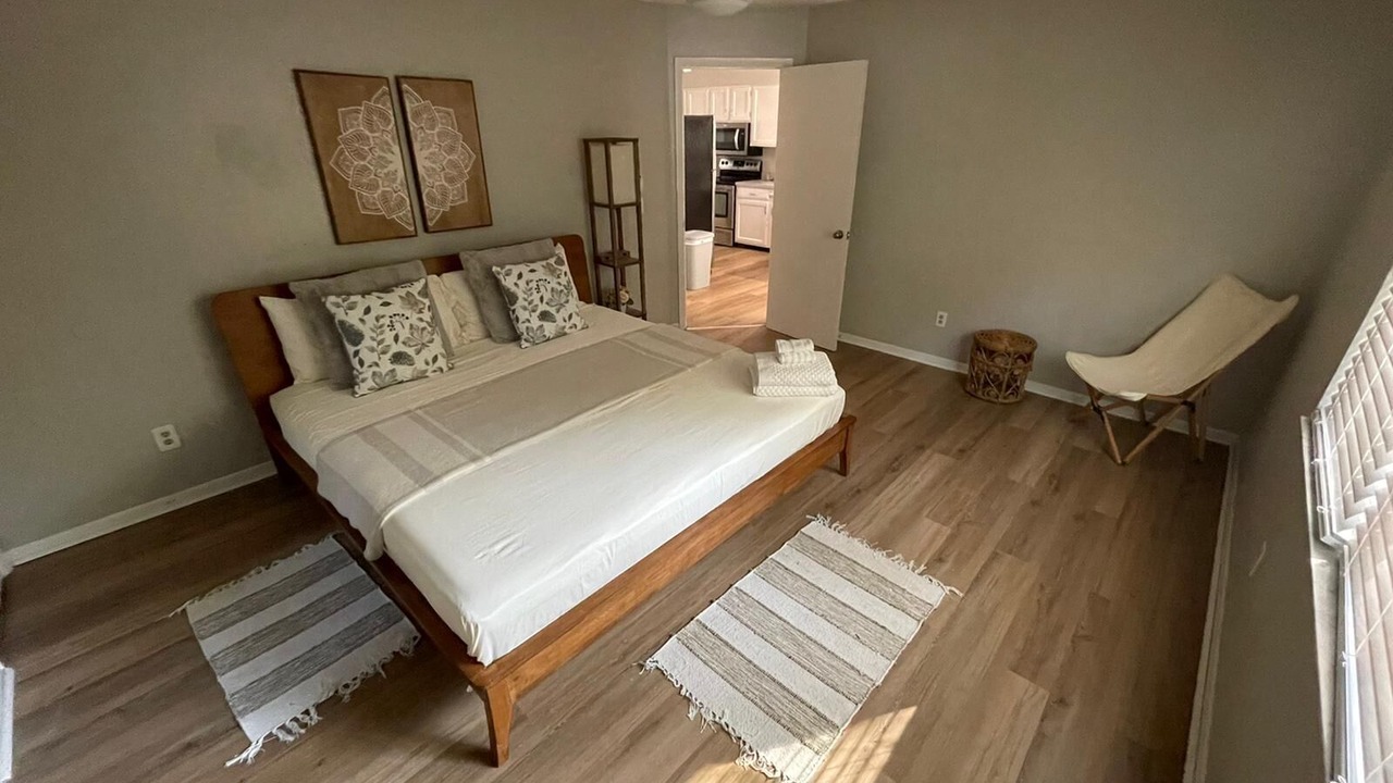 Photo of Bedroom in Haile Plantation