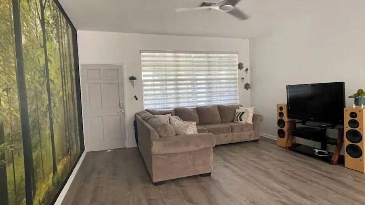 Photo of Livingroom in Ives Estates
