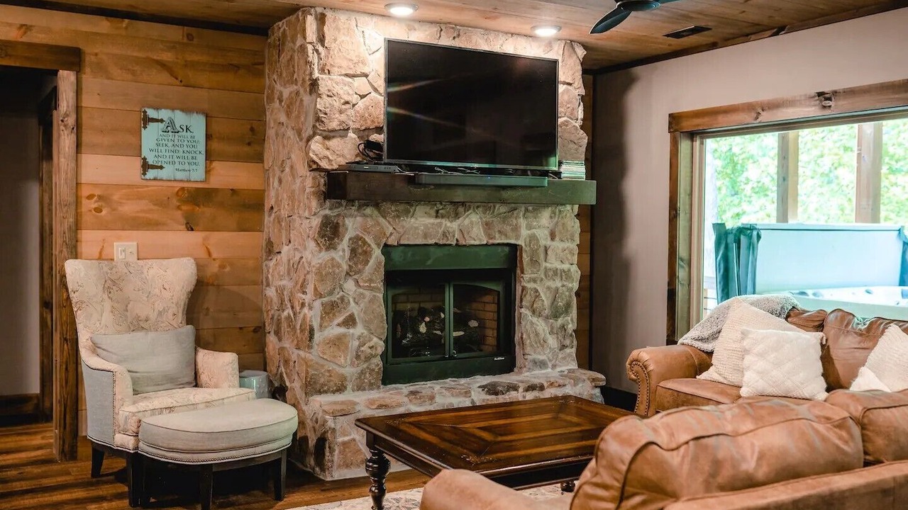 Photo of Livingroom in Morganton