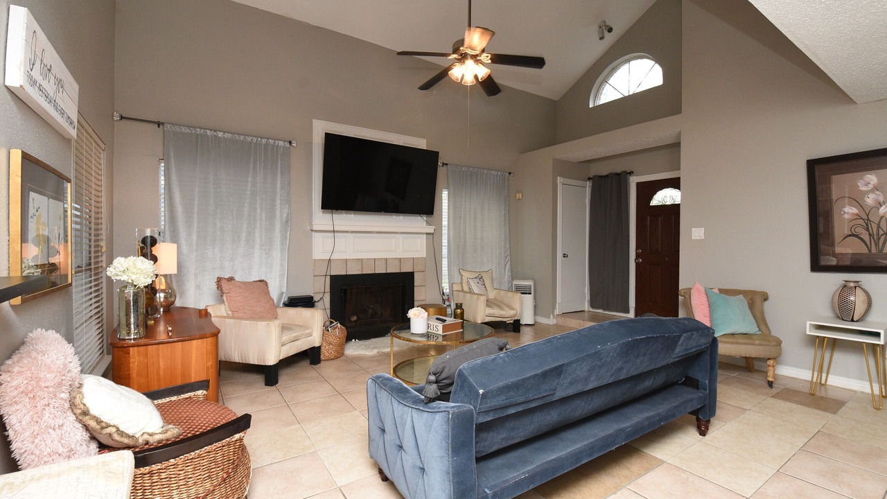 Photo of Livingroom in Atascocita