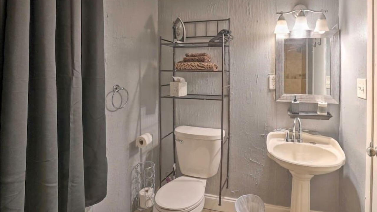 Photo of Bathroom in Broadmoor