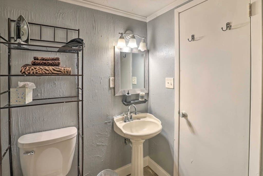 Photo of Bathroom in Broadmoor