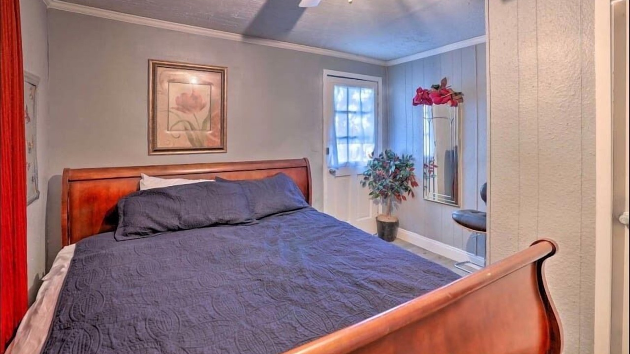 Photo of Bedroom in Broadmoor
