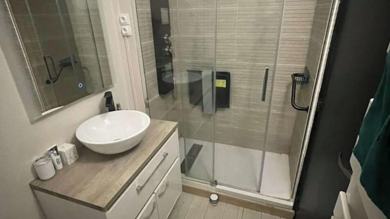 Photo of Bathroom in Ile Beaulieu