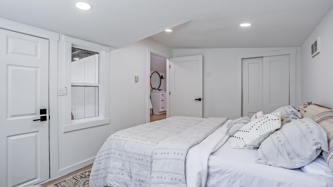 Photo of Bedroom in Alki