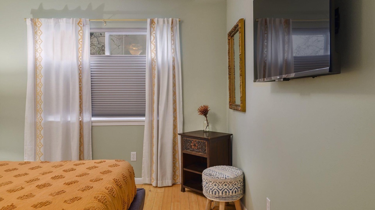 Photo of Bedroom in Barton Hills