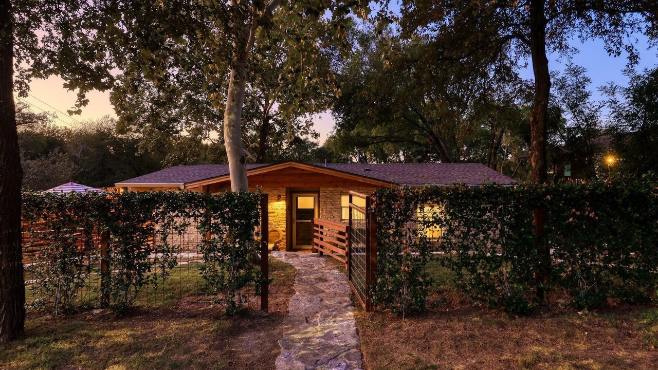 Photo of Outdoor in Barton Hills