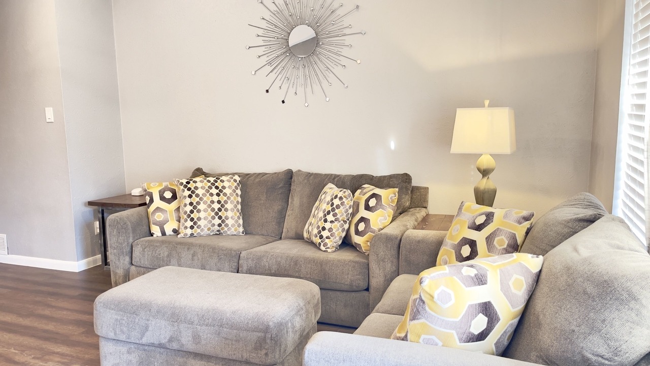 Photo of Livingroom in Northeast Carrollton
