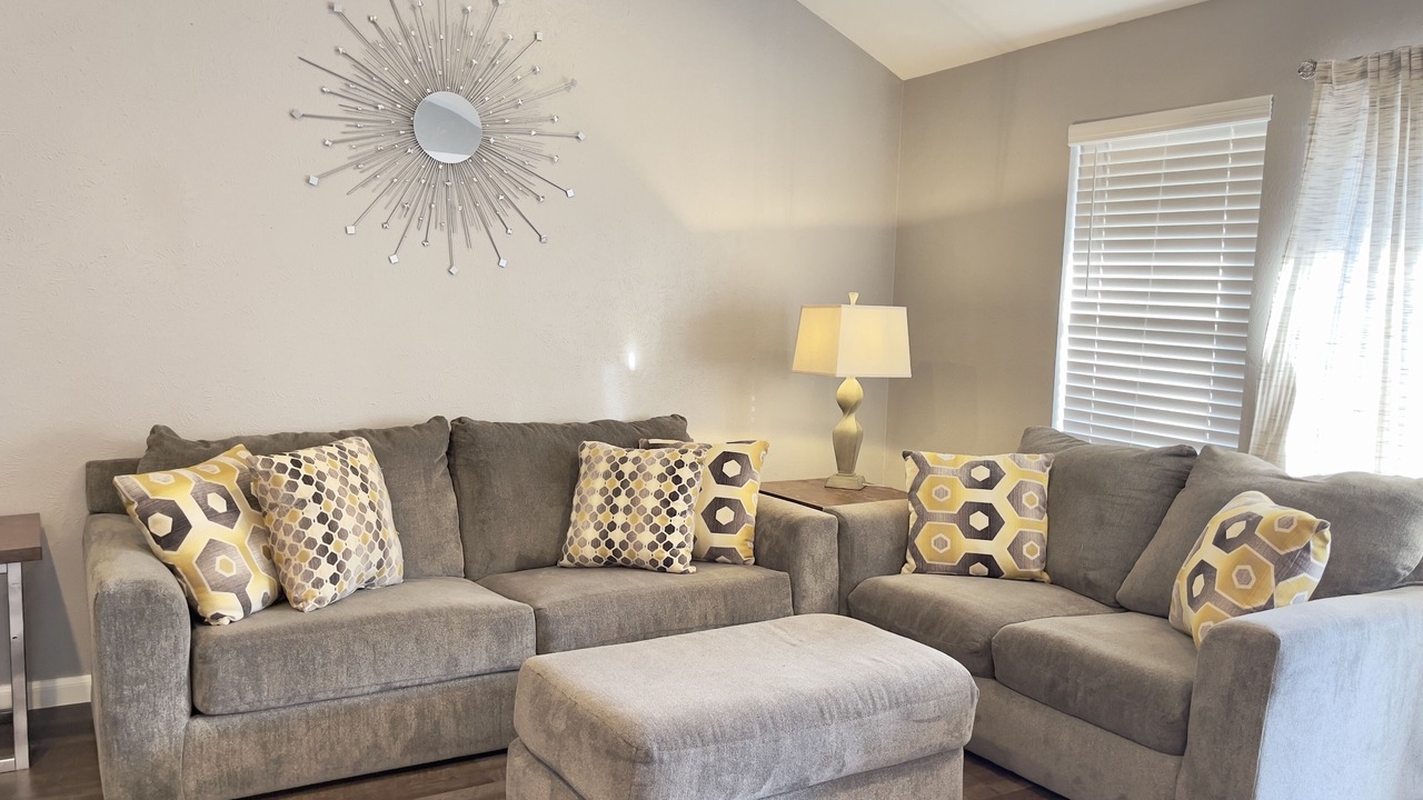 Photo of Livingroom in Northeast Carrollton