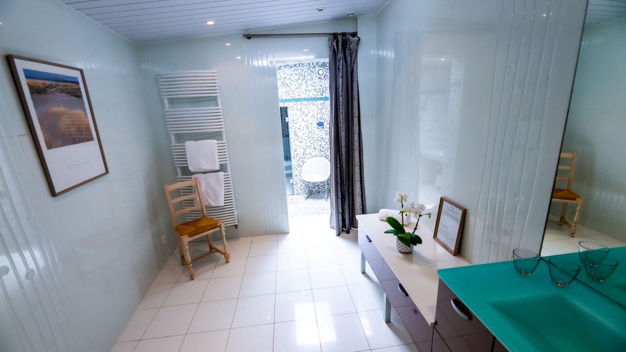 Photo of Bathroom in L'Oudon