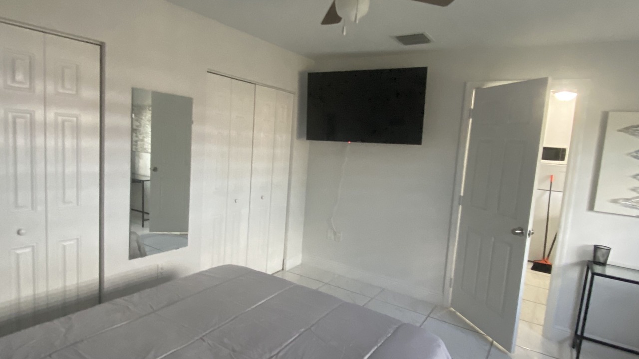 Photo of Bedroom in Carol City