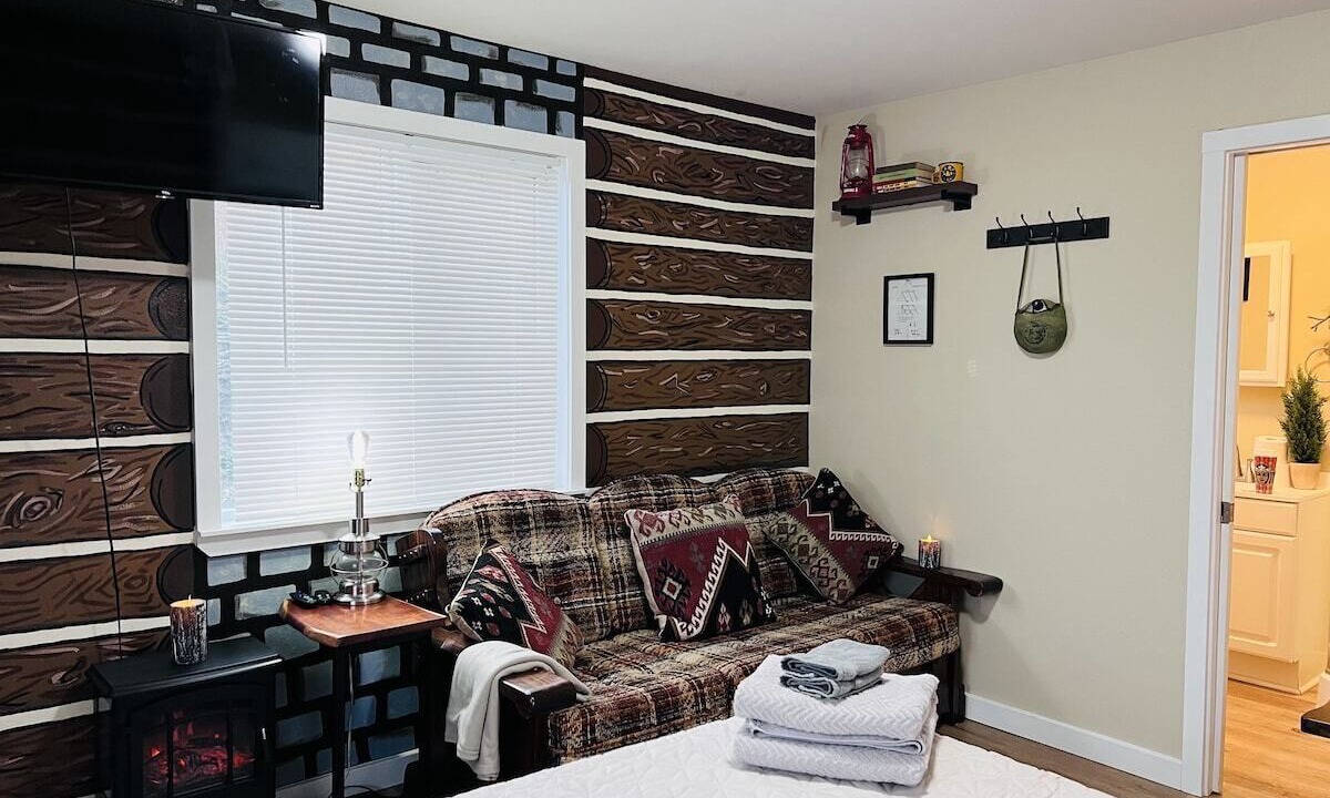 Photo of Bedroom in Southeast Salem