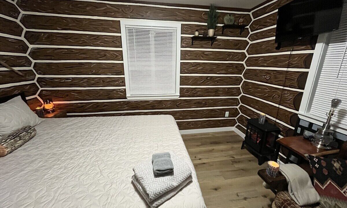 Photo of Bedroom in Southeast Salem