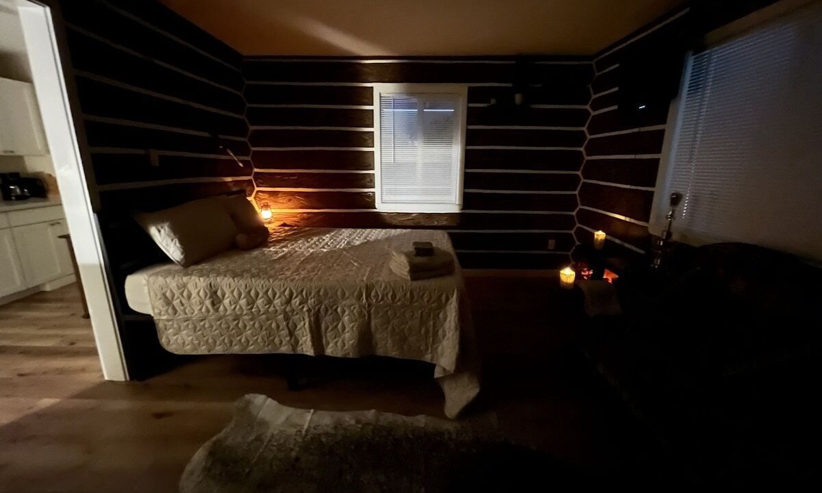 Photo of Bedroom in Southeast Salem