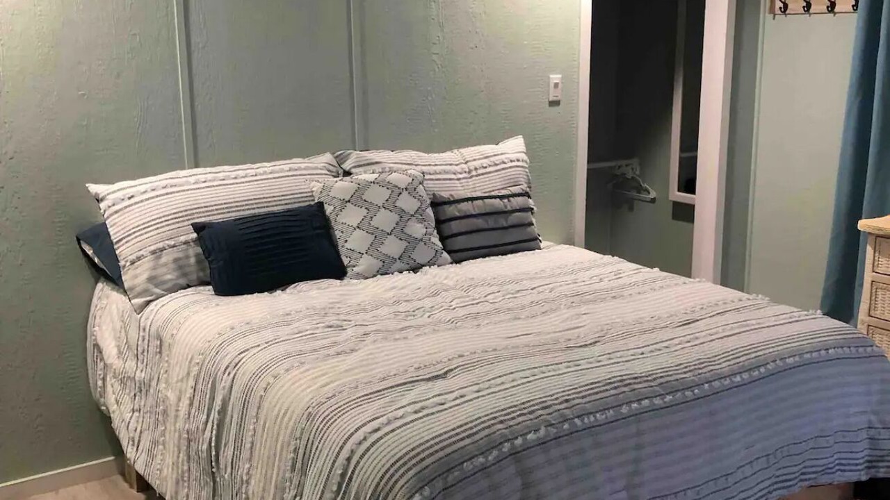 Photo of Bedroom in Lakeview  Jefferson County