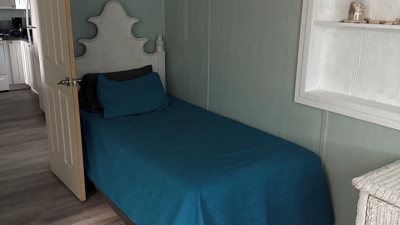 Photo of Bedroom in Lakeview  Jefferson County