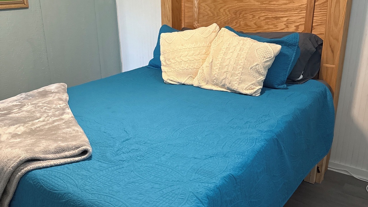 Photo of Bedroom in Lakeview  Jefferson County