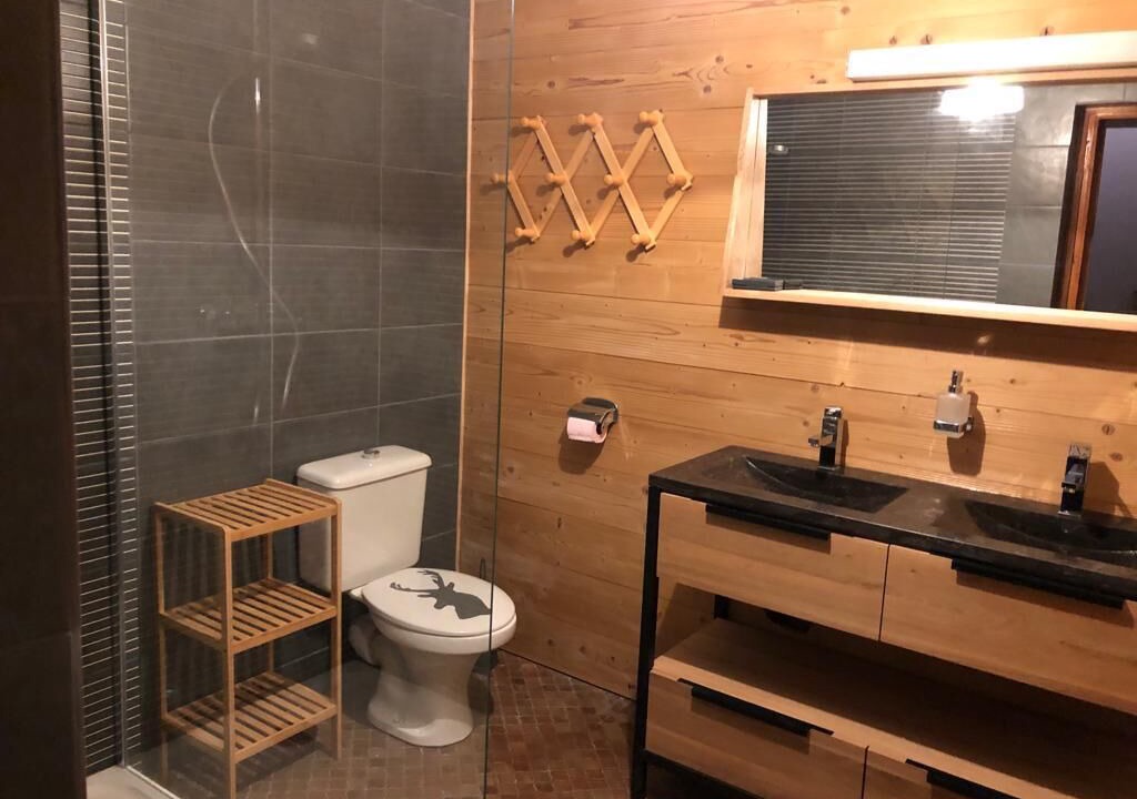 Photo of Bathroom in Pyrenees 2000