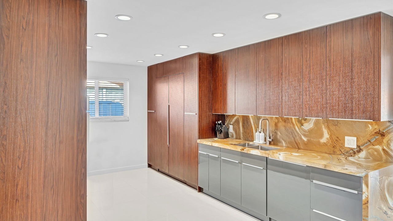 Photo of Others in Hollywood Hills