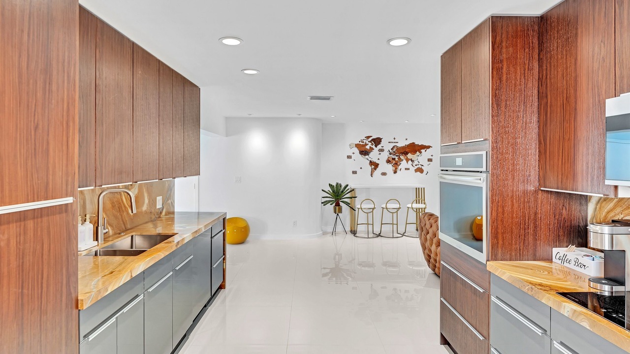 Photo of Others in Hollywood Hills