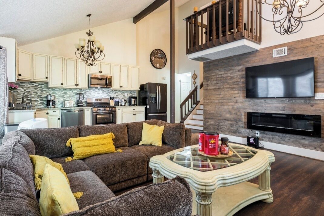 Photo of Livingroom in George Bush Park/Eldridge