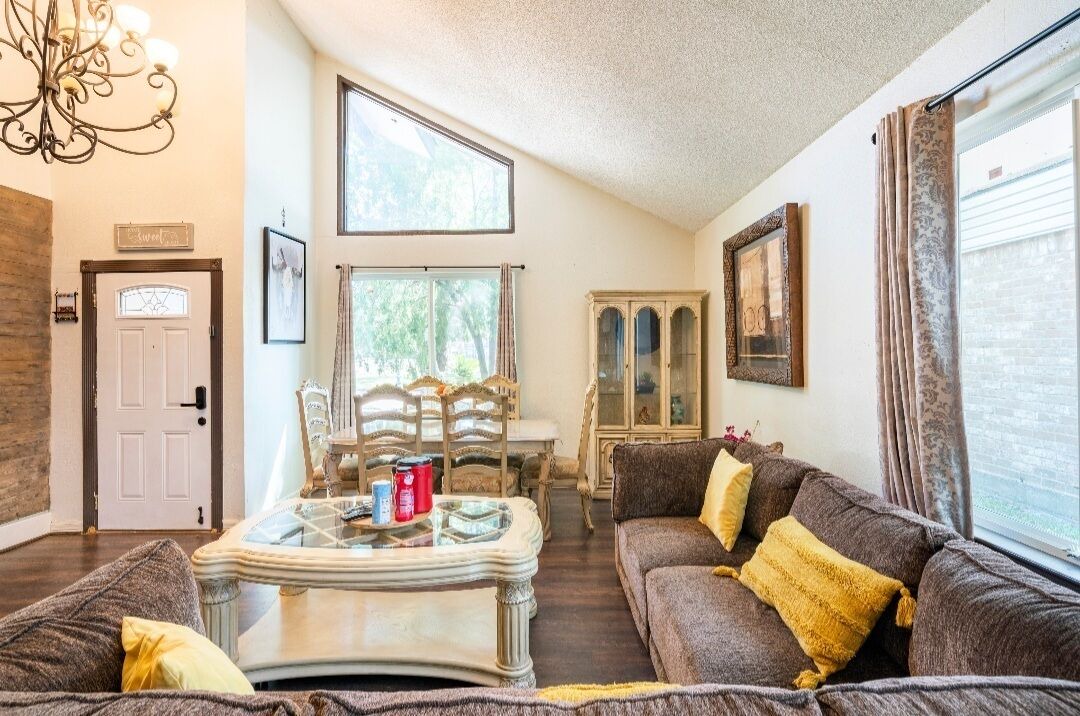 Photo of Livingroom in George Bush Park/Eldridge