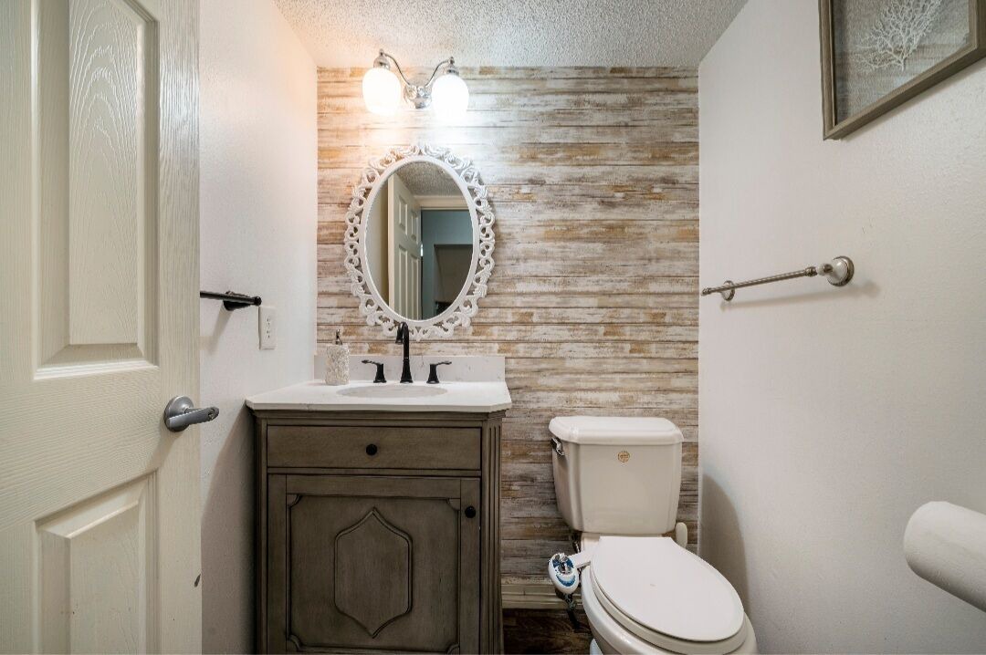 Photo of Bathroom in George Bush Park/Eldridge