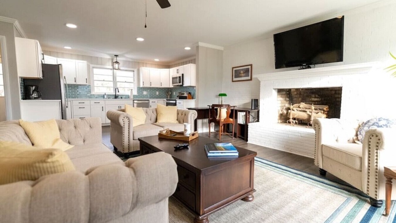 Photo of Livingroom in Edenton