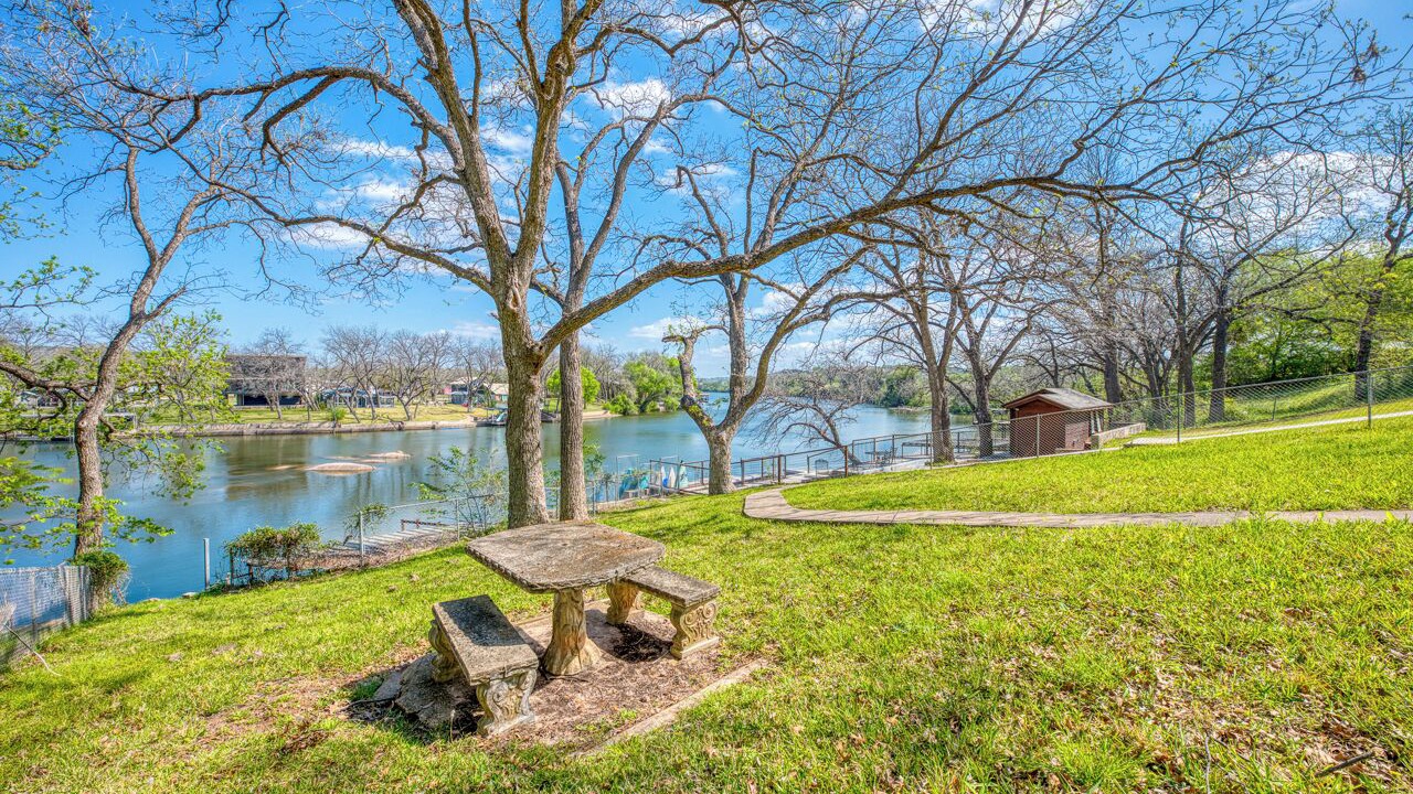 Photo of Outdoor in Burnet