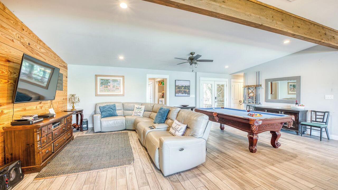 Photo of Livingroom in Burnet