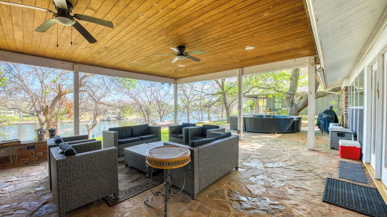 Photo of Patio Balcony in Burnet