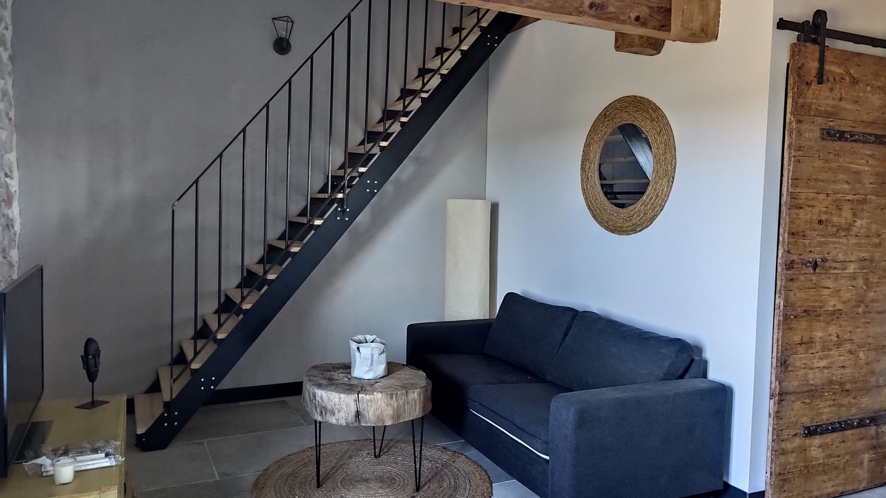 Photo of Livingroom in Vestric-et-Candiac