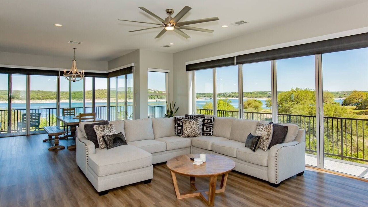 Photo of Bedroom in Point Venture