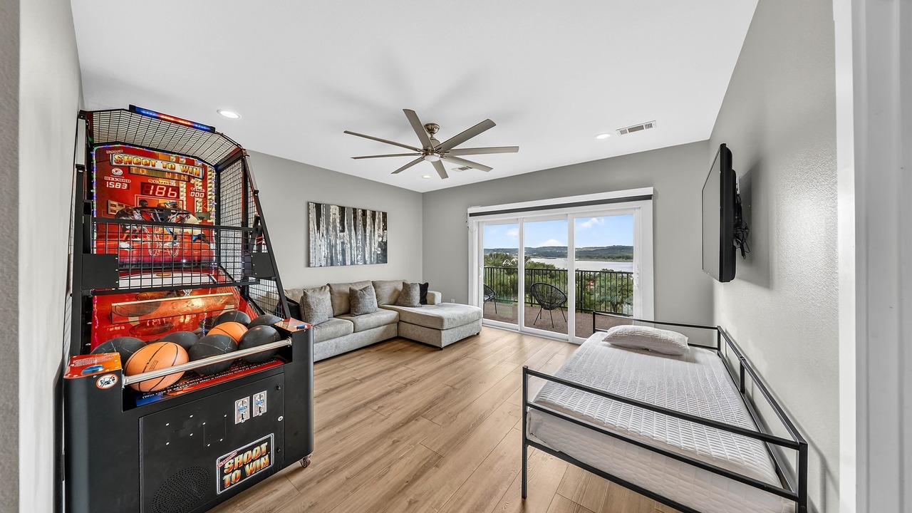 Photo of Bedroom in Point Venture
