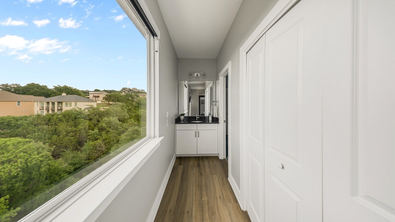 Photo of Bathroom in Point Venture