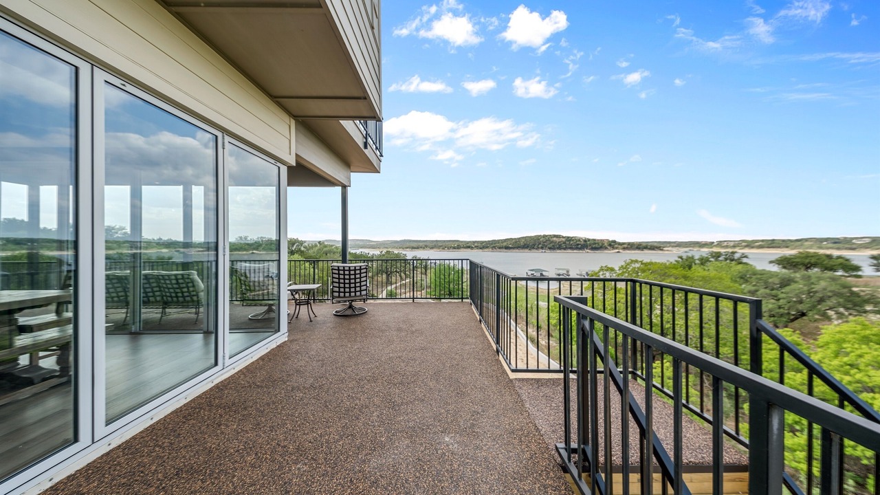 Photo of Patio Balcony in Point Venture