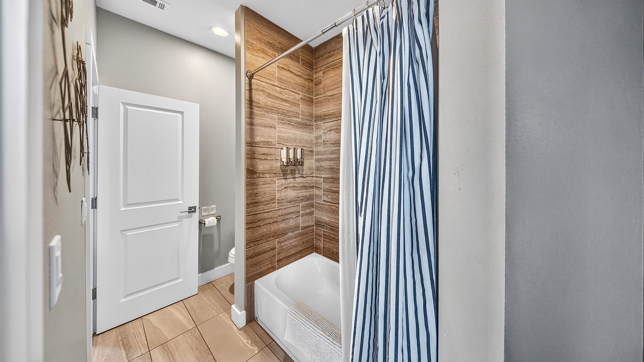Photo of Bathroom in Point Venture