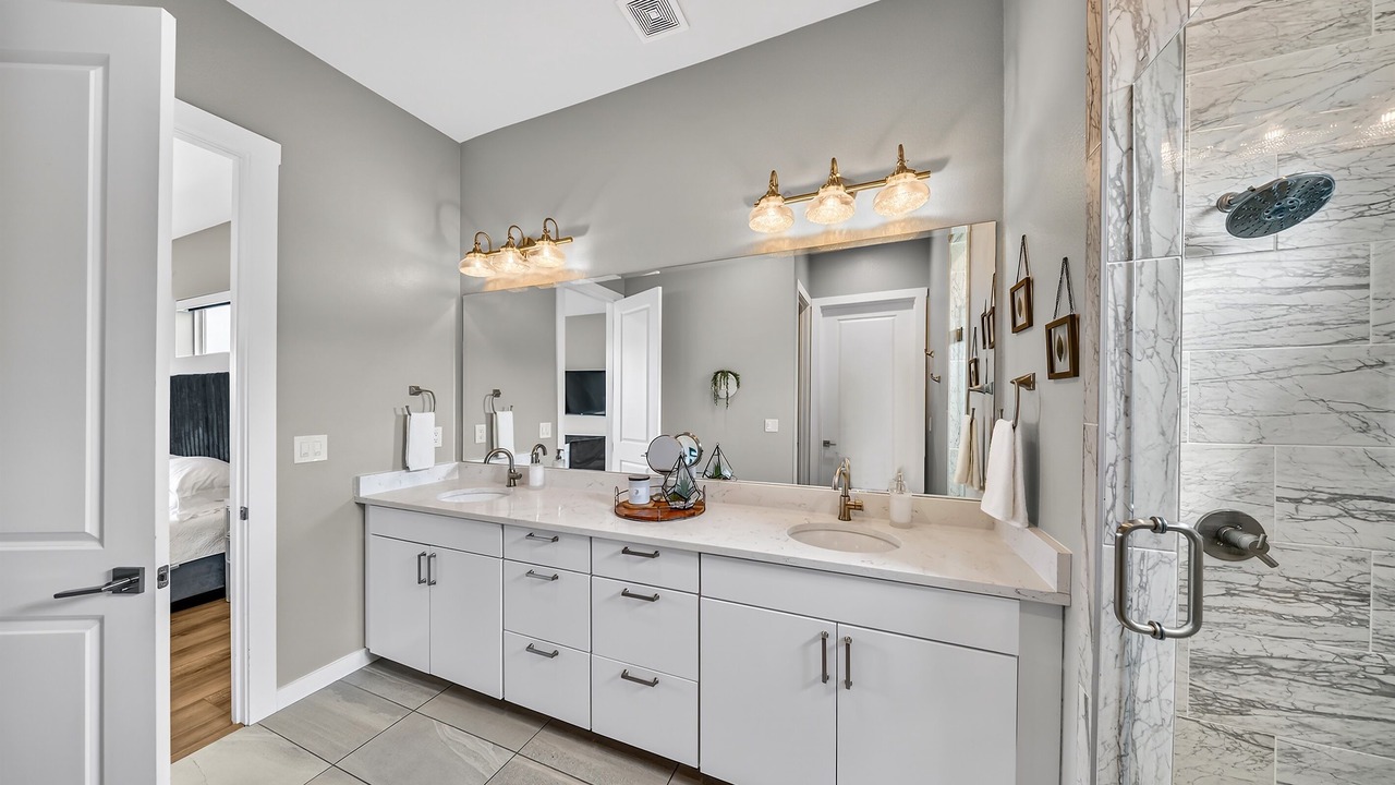 Photo of Bathroom in Point Venture